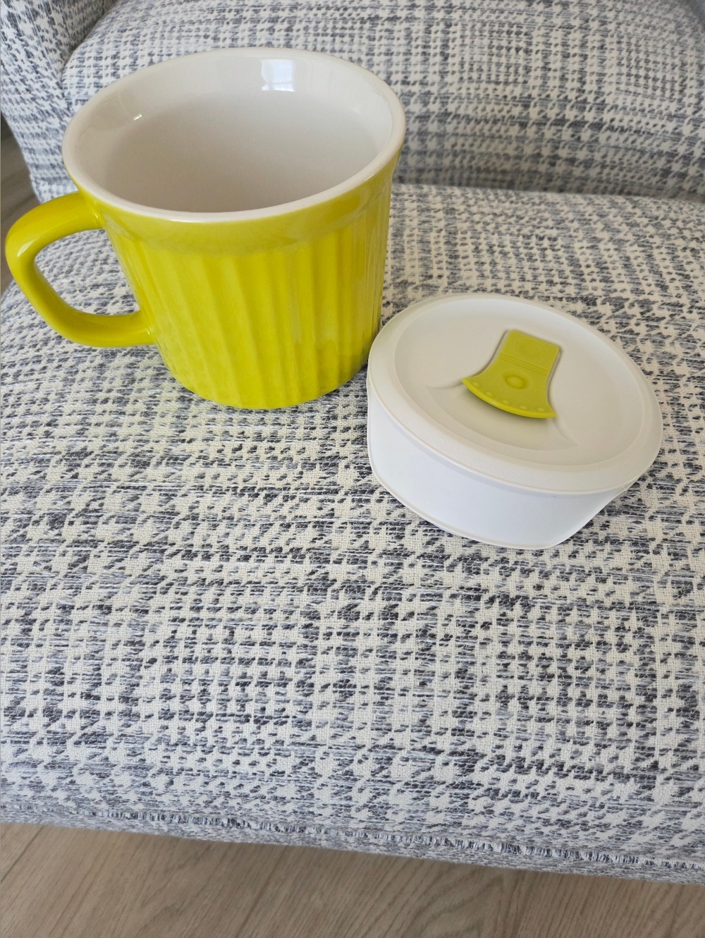 CorningWare 20 oz. Green Oven & Microwave Safe Meal Mug W/ Vented Lid